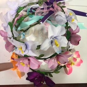 I’m selling girl hair band set of three